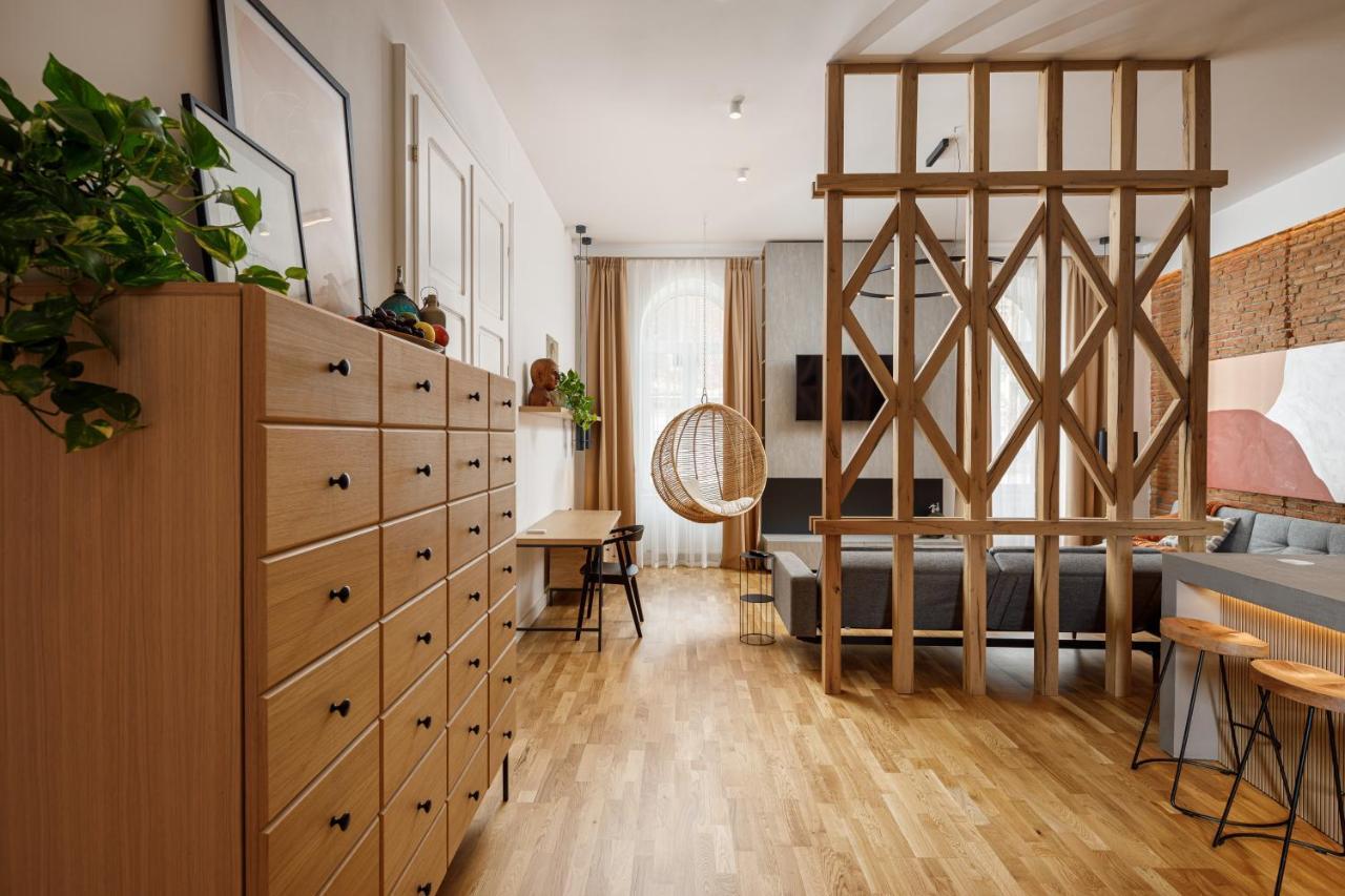 Ka'yana - Restored Luxury In The Heart Of The Old Town, Near Black Church, Council Sq Apartment *